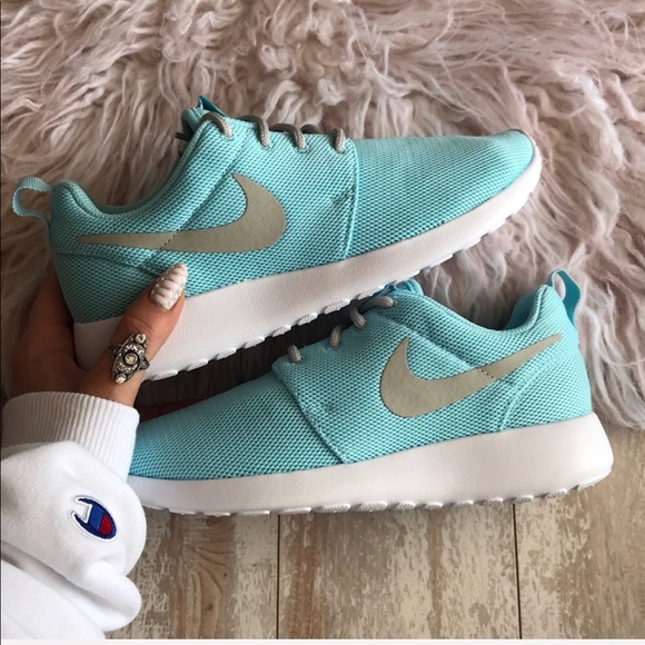 NWT Nike Roshe One Rare - Picture 4 of 8